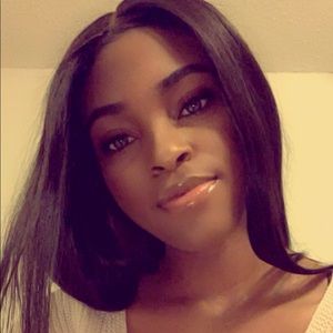 Meet your Posher, Niya